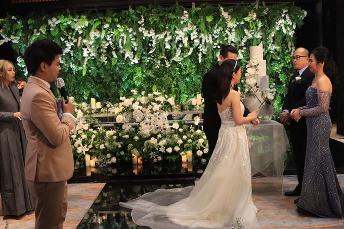 Jazz Wedding band at Observatory Room Park Hyatt Jakarta - Double V Entertainment by Ivoire Cake Design - 022 Jazz Wedding band at Observatory Room Park Hyatt Jakarta - Double V Entertainment by Ivoire Cake Design - 022