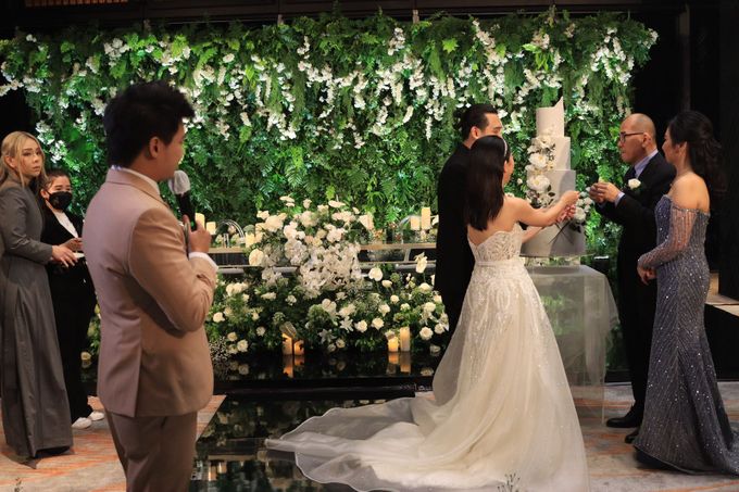 Jazz Wedding band at Observatory Room Park Hyatt Jakarta - Double V Entertainment by Ivoire Cake Design - 028 Jazz Wedding band at Observatory Room Park Hyatt Jakarta - Double V Entertainment by Ivoire Cake Design - 028