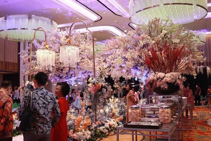 Double v Entertainment at wedding in ballroom Episode Hotel Serpong by Double V Entertainment - 004 Double v Entertainment at wedding in ballroom Episode Hotel Serpong by Double V Entertainment - 004