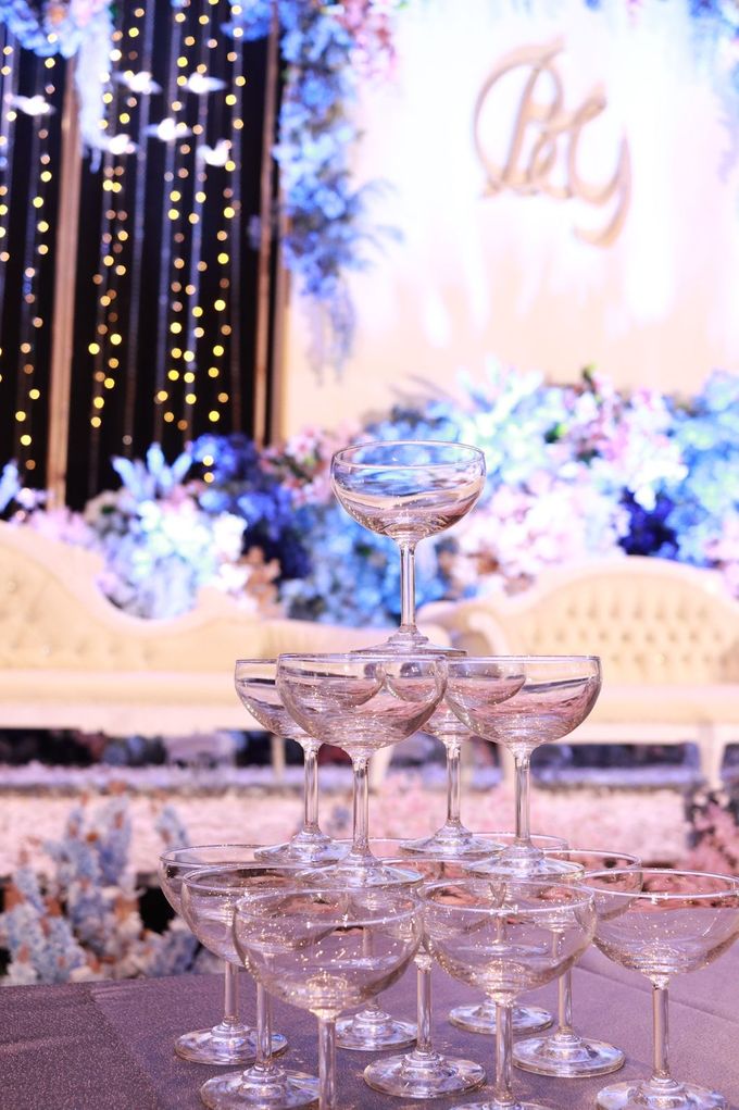 Double v Entertainment at wedding in ballroom Episode Hotel Serpong by Double V Entertainment - 005 Double v Entertainment at wedding in ballroom Episode Hotel Serpong by Double V Entertainment - 005