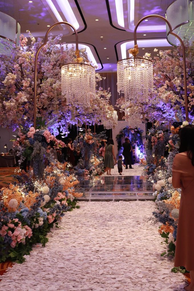 Double v Entertainment at wedding in ballroom Episode Hotel Serpong by Double V Entertainment - 010 Double v Entertainment at wedding in ballroom Episode Hotel Serpong by Double V Entertainment - 010