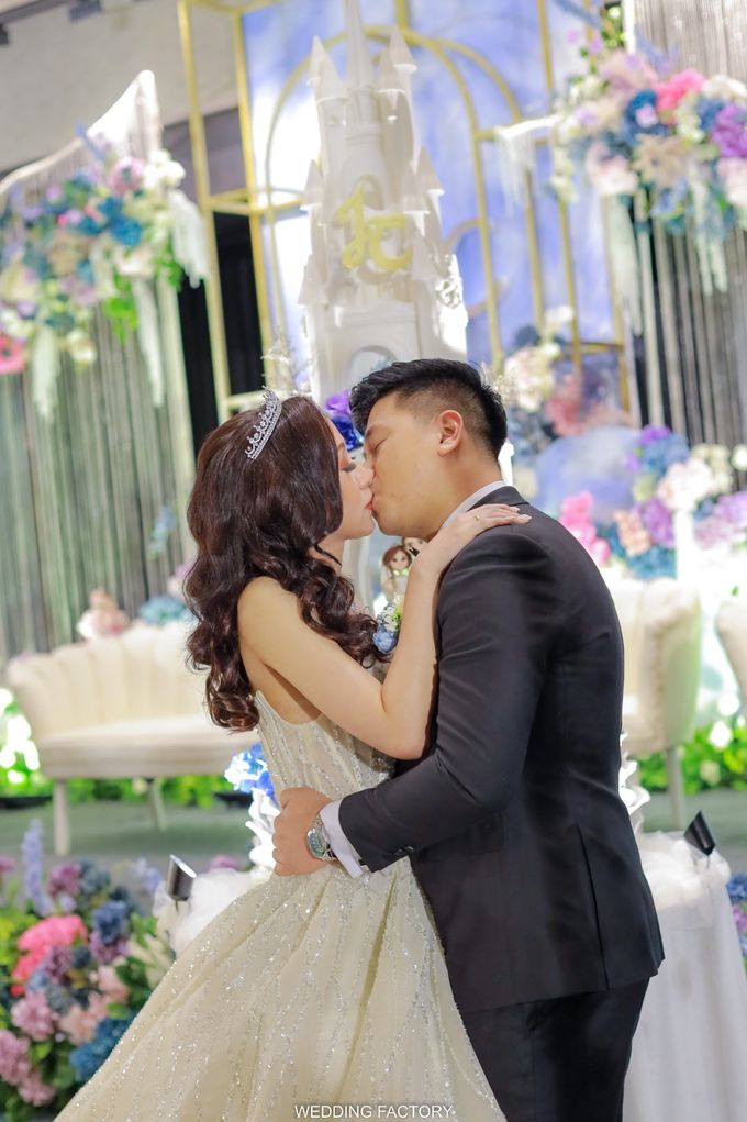 THE WEDDING OF JOHANES & CLARA ALVERINA OENTORO by Hermina Grand Ballroom - 012 THE WEDDING OF JOHANES & CLARA ALVERINA OENTORO by Hermina Grand Ballroom - 012