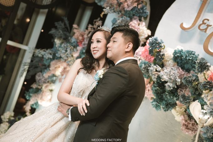THE WEDDING OF JOHANES & CLARA ALVERINA OENTORO by Hermina Grand Ballroom - 002 THE WEDDING OF JOHANES & CLARA ALVERINA OENTORO by Hermina Grand Ballroom - 002
