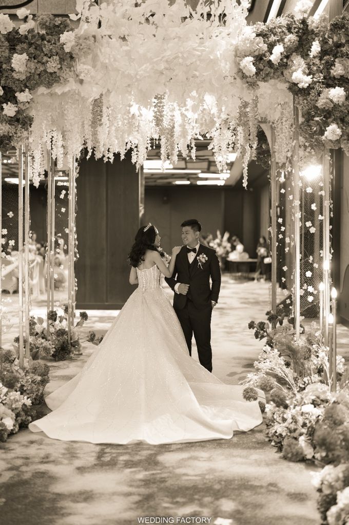 THE WEDDING OF JOHANES & CLARA ALVERINA OENTORO by Hermina Grand Ballroom - 001 THE WEDDING OF JOHANES & CLARA ALVERINA OENTORO by Hermina Grand Ballroom - 001