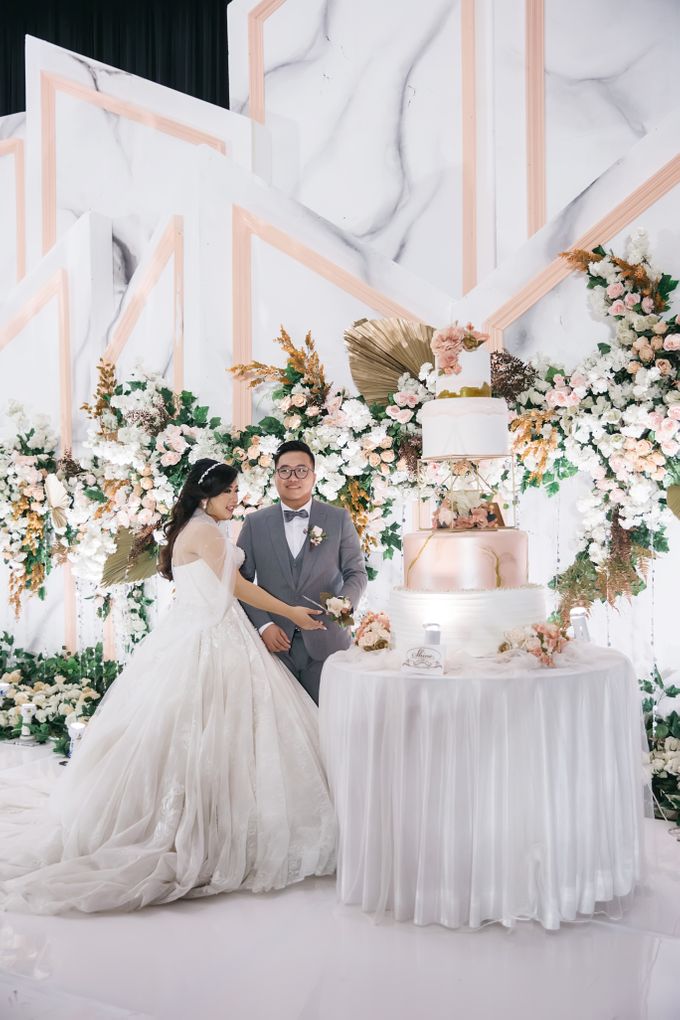 Indra & Yoan Wedding at Hilton by PRIDE Organizer - 001 Indra & Yoan Wedding at Hilton by PRIDE Organizer - 001