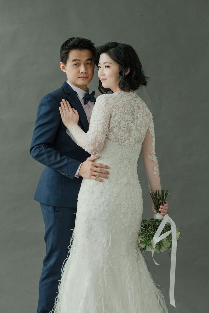 Studio Pre-Wedding - Lori & Kent by Willie William Photography - 013 Studio Pre-Wedding - Lori & Kent by Willie William Photography - 013