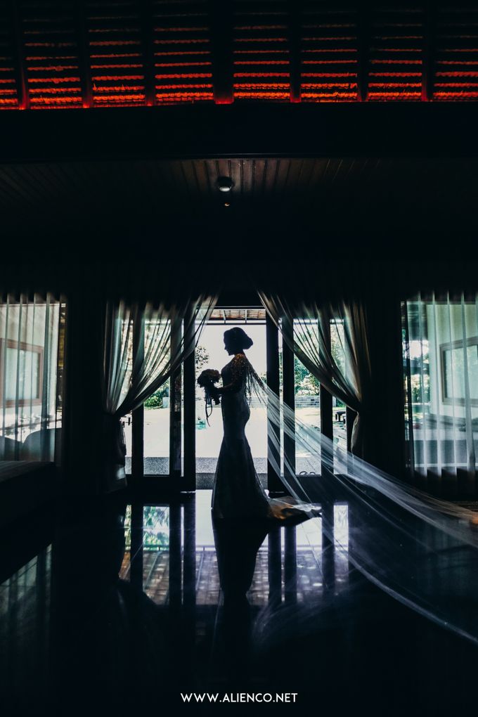 Bali Wedding Ellyana & Wahyu by alienco photography - 031