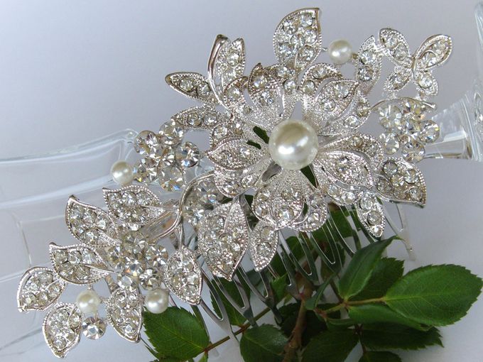 Bridal Hair Comb by Pamela Falli - 013 Bridal Hair Comb by Pamela Falli - 013