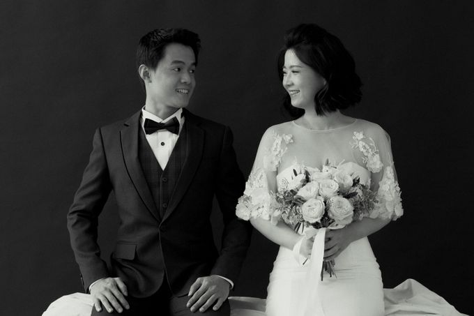 Studio Pre-Wedding - Lori & Kent by Willie William Photography - 011 Studio Pre-Wedding - Lori & Kent by Willie William Photography - 011
