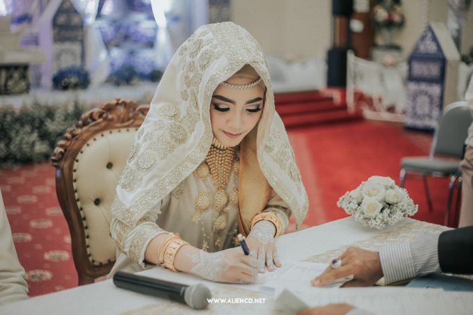 The Wedding Of Fara & Alief by alienco photography - 002