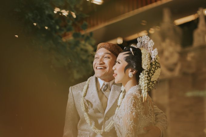 JAVANASE WEDDING OF TIARA & EMIL by Menara Mandiri by IKK Wedding - 017