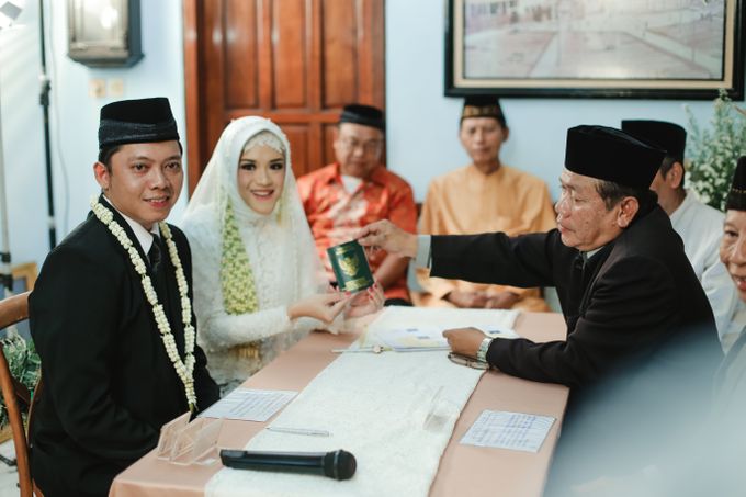 The Wedding of Ratri & Hendro by LM Wedding Planner & Event Organizer - 019 The Wedding of Ratri & Hendro by LM Wedding Planner & Event Organizer - 019