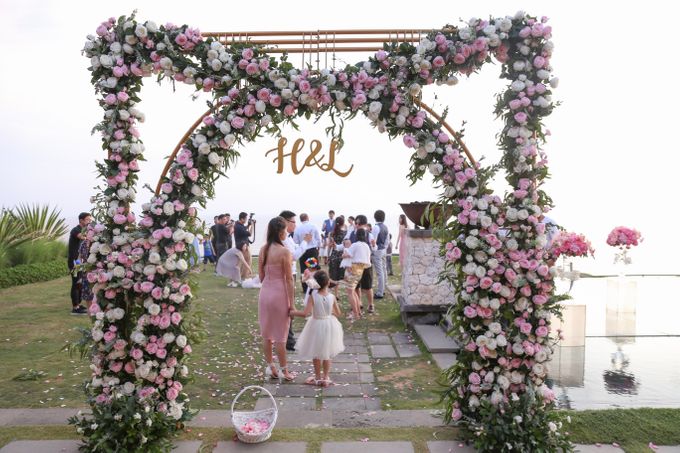 Mesmerizing Cave Wedding at Ocean Bali by Silverdust Decoration - 024 Mesmerizing Cave Wedding at Ocean Bali by Silverdust Decoration - 024