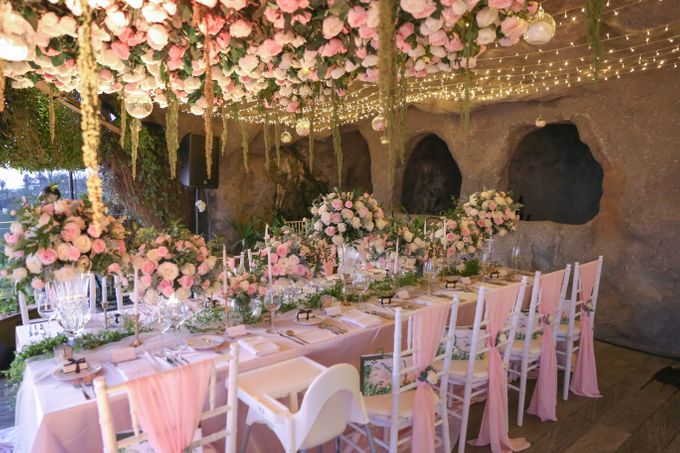 Mesmerizing Cave Wedding at Ocean Bali by Silverdust Decoration - 027 Mesmerizing Cave Wedding at Ocean Bali by Silverdust Decoration - 027