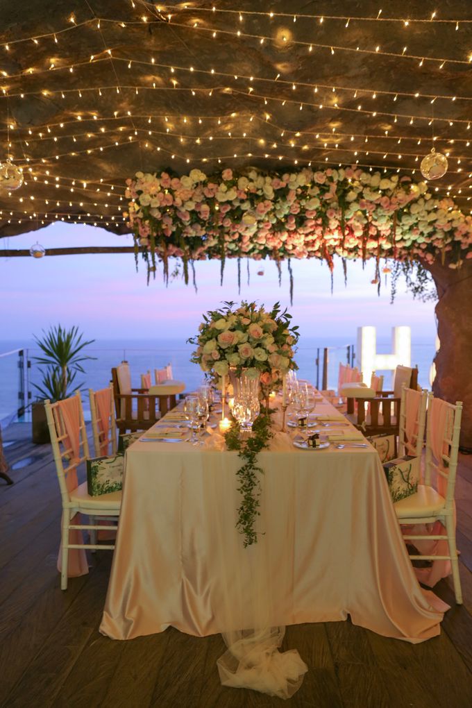 Mesmerizing Cave Wedding at Ocean Bali by Silverdust Decoration - 031 Mesmerizing Cave Wedding at Ocean Bali by Silverdust Decoration - 031