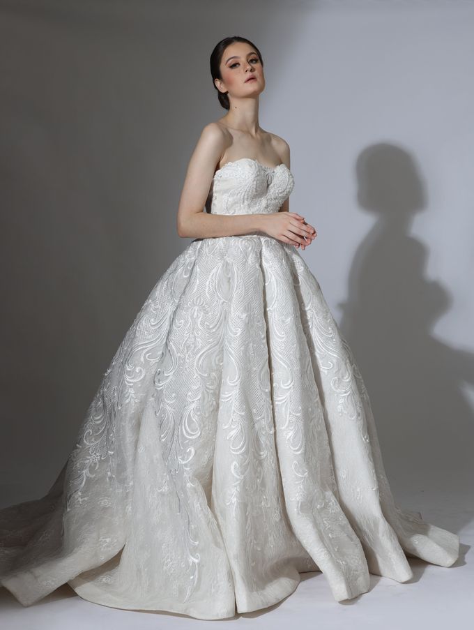 Wedding Gown by LOTA | LAURENT AGUSTINE - 030 Wedding Gown by LOTA | LAURENT AGUSTINE - 030