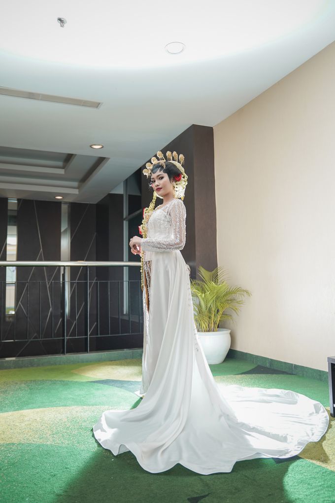 Solo Putri Bride by Tia Achmad Wedding Parlour - 004 Solo Putri Bride by Tia Achmad Wedding Parlour - 004