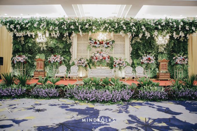 Compilation of Traditional Wedding Stage Decor 9F by Menara Mandiri by IKK Wedding (ex. Plaza Bapindo) - 001 Compilation of Traditional Wedding Stage Decor 9F by Menara Mandiri by IKK Wedding (ex. Plaza Bapindo) - 001