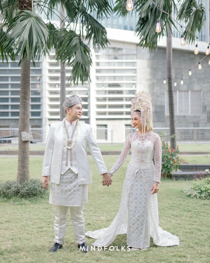 Outdoor After Akad Beauty Shoot by Hotel Artotel Mangkuluhur by IKK Wedding - 006 Outdoor After Akad Beauty Shoot by Hotel Artotel Mangkuluhur by IKK Wedding - 006