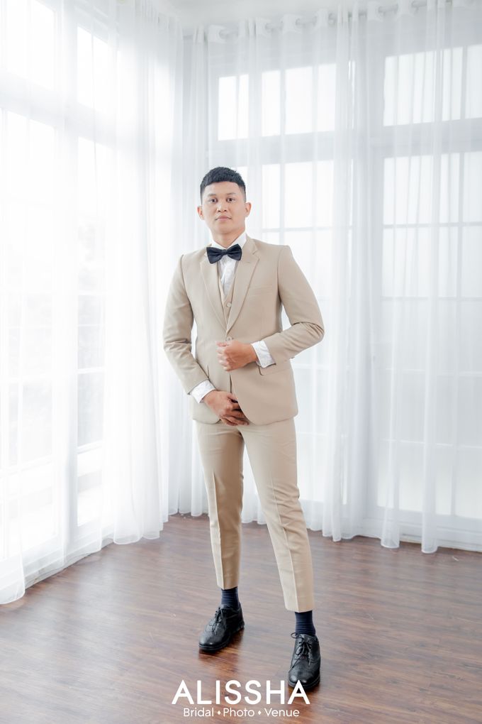 men-suit-12-by-alissha-bride-bridestory