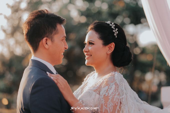 Bali Wedding Ellyana & Wahyu by alienco photography - 037