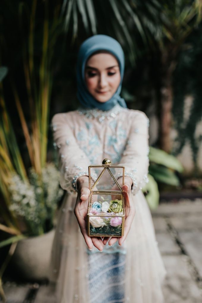 The Engagement of Melly & Wisnu by alienco photography - 027