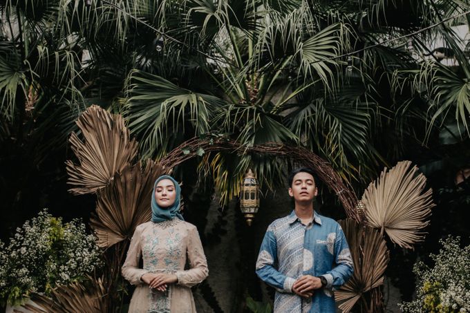 The Engagement of Melly & Wisnu by alienco photography - 029