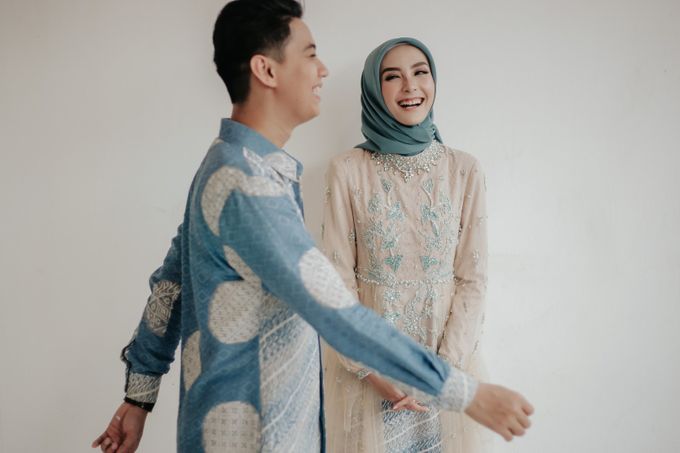 The Engagement of Melly & Wisnu by alienco photography - 030