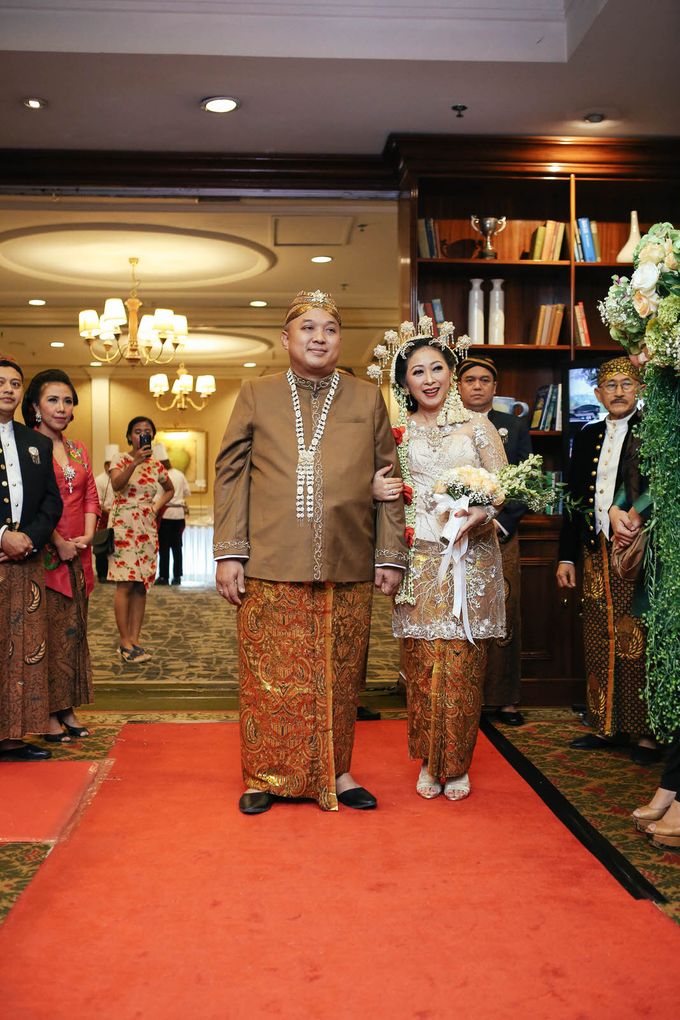 Traditional Wedding of Ami & Adi by MERCANTILE PENTHOUSE WEDDING - 012 Traditional Wedding of Ami & Adi by MERCANTILE PENTHOUSE WEDDING - 012