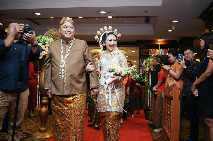 Traditional Wedding of Ami & Adi by MERCANTILE PENTHOUSE WEDDING - 013 Traditional Wedding of Ami & Adi by MERCANTILE PENTHOUSE WEDDING - 013