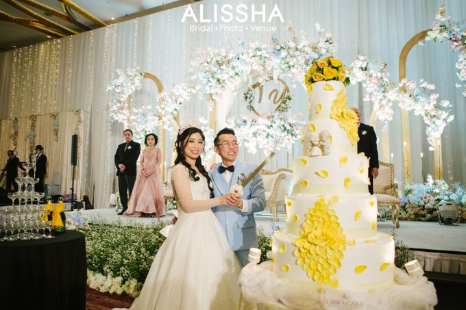 Wedding Day Yeda-Thomas at Novotel Mangga Dua by Alissha Bride - 047