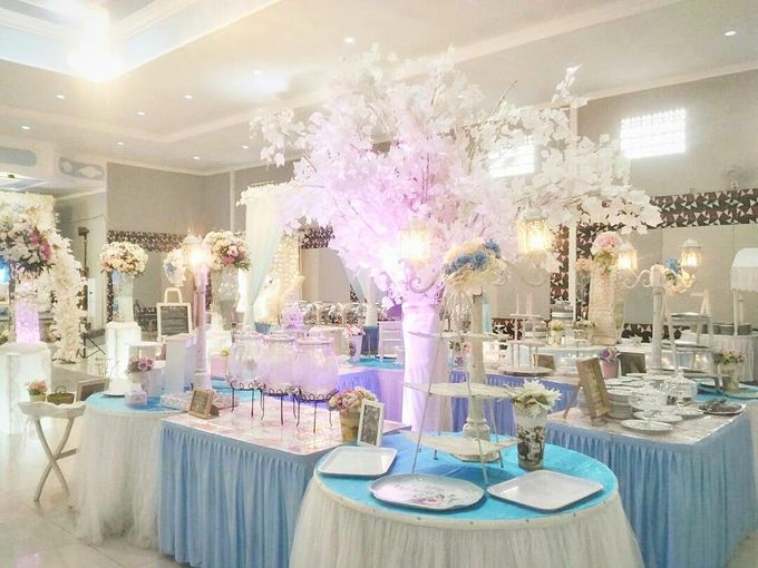 Tika & Yuda Wedding by Zhafira Catering & Decoration | Bridestory.com Tika & Yuda Wedding by Zhafira Catering & Decoration | Bridestory.com