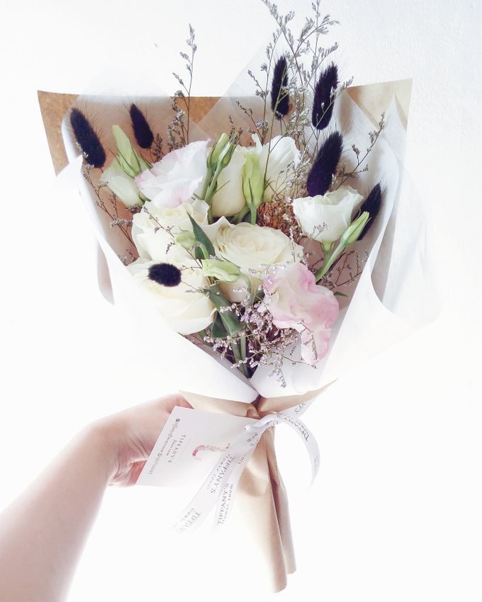 Gift Bouquet by Tiffany's Flower Room - 020 Gift Bouquet by Tiffany's Flower Room - 020