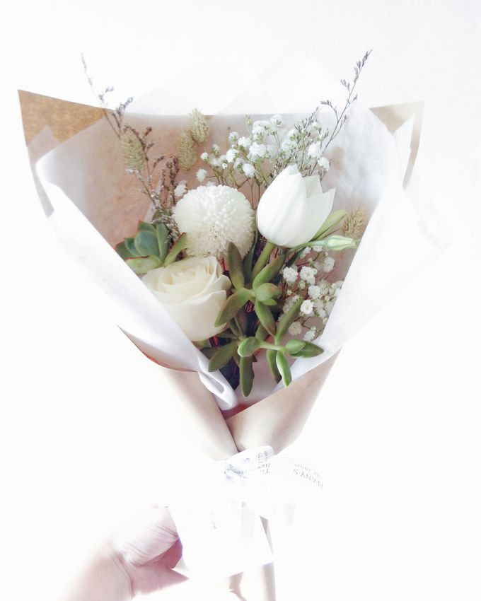 Gift Bouquet by Tiffany's Flower Room - 021 Gift Bouquet by Tiffany's Flower Room - 021