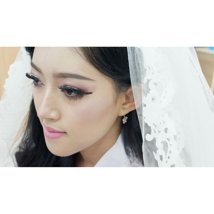 Dewi Surya Portofolio by Dewi Surya Makeup & Hair Stylist - 002 Dewi Surya Portofolio by Dewi Surya Makeup & Hair Stylist - 002