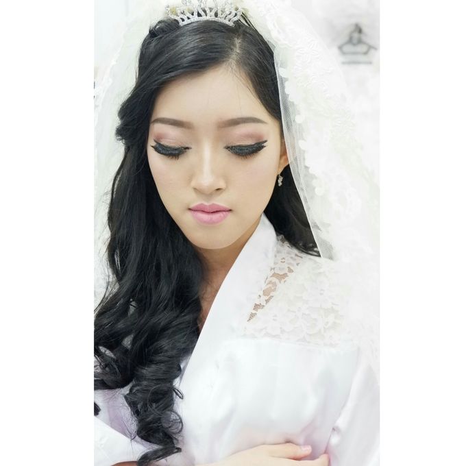 Dewi Surya Portofolio by Dewi Surya Makeup & Hair Stylist - 001 Dewi Surya Portofolio by Dewi Surya Makeup & Hair Stylist - 001