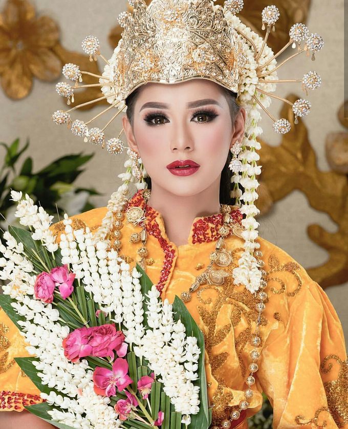Keindahan Gaya Busana Pengantin Indonesia Timur by Sanggar Liza - 005 Keindahan Gaya Busana Pengantin Indonesia Timur by Sanggar Liza - 005