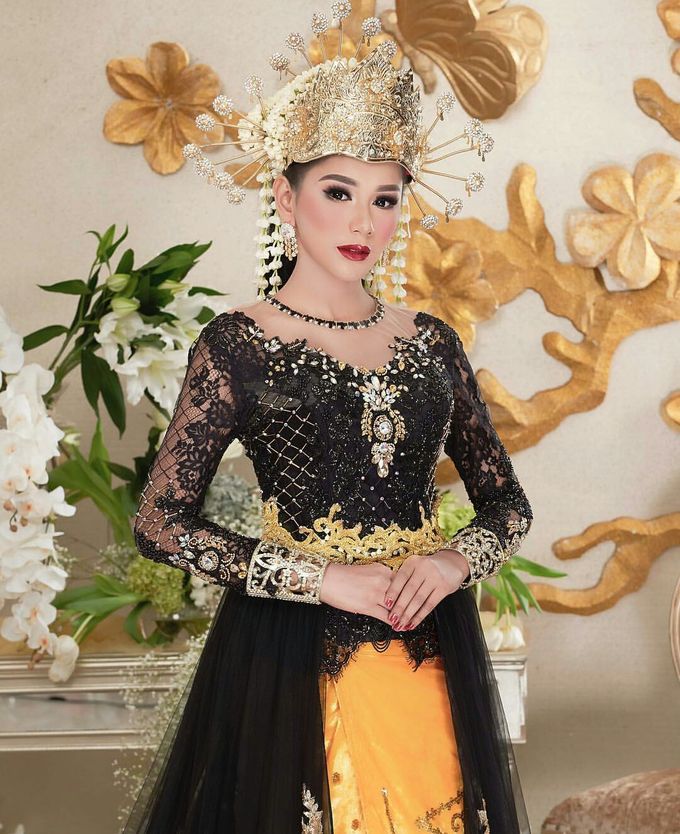 Keindahan Gaya Busana Pengantin Indonesia Timur by Sanggar Liza - 006 Keindahan Gaya Busana Pengantin Indonesia Timur by Sanggar Liza - 006