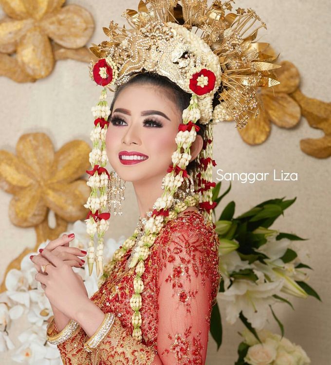 Keindahan Gaya Busana Pengantin Indonesia Timur by Sanggar Liza - 007 Keindahan Gaya Busana Pengantin Indonesia Timur by Sanggar Liza - 007