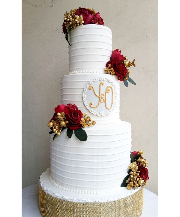 Small 3 Tier Wedding Cake by Liebelux Cake - 004 Small 3 Tier Wedding Cake by Liebelux Cake - 004