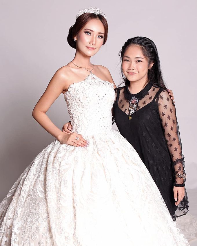 Bridal Fashion Show by Nadya Artamara Make Up Artist - 002