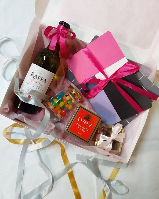 Bridesmaid / Entourage Gifts by Megabites Chocolate - 001