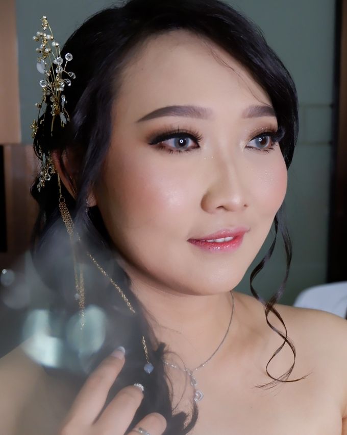 Natural Wedding Makeup 2019 by AngeLin Bridal - 020