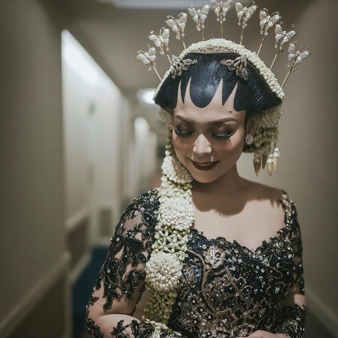 Edhita Aran Resepsi by Chandira Wedding Organizer - 003 Edhita Aran Resepsi by Chandira Wedding Organizer - 003