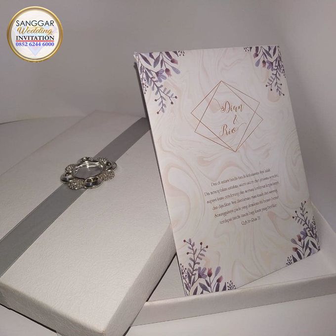 PUTRI & ARISANTO (Mauve-Golden Ornament Box Luxury) by Sanggar Undangan - 001 PUTRI & ARISANTO (Mauve-Golden Ornament Box Luxury) by Sanggar Undangan - 001