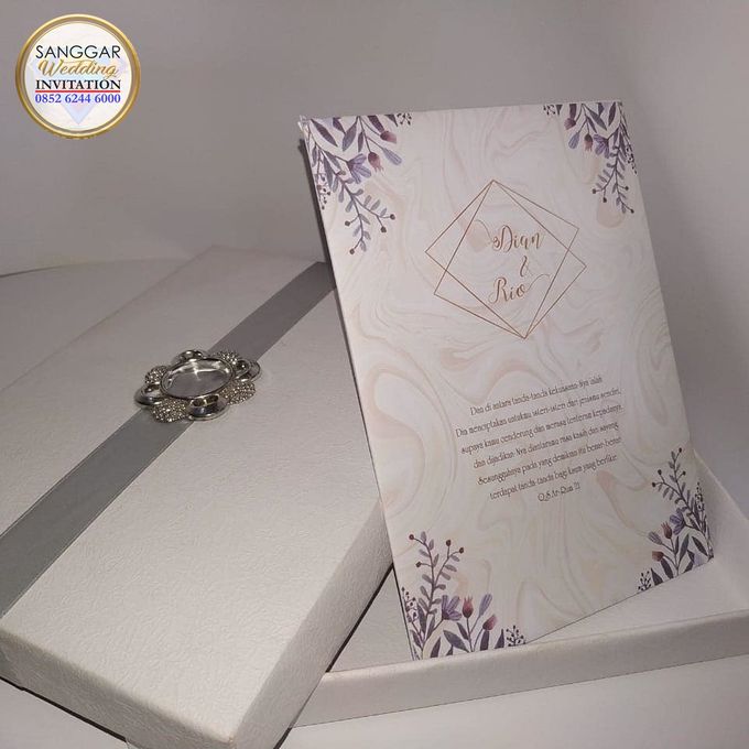 PUTRI & ARISANTO (Mauve-Golden Ornament Box Luxury) by Sanggar Undangan - 001