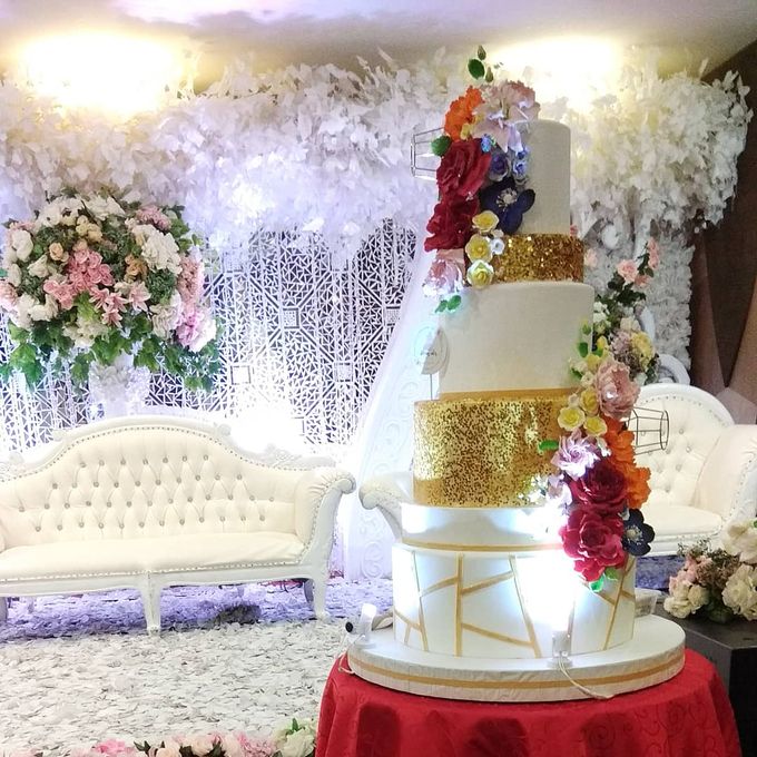 Custom Wedding Cake by Bloomscake Wedding - 009 Custom Wedding Cake by Bloomscake Wedding - 009