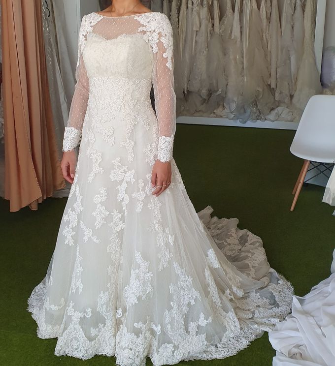FITTING WEDDINGDRESS by Bee Bridal Center - 015 FITTING WEDDINGDRESS by Bee Bridal Center - 015
