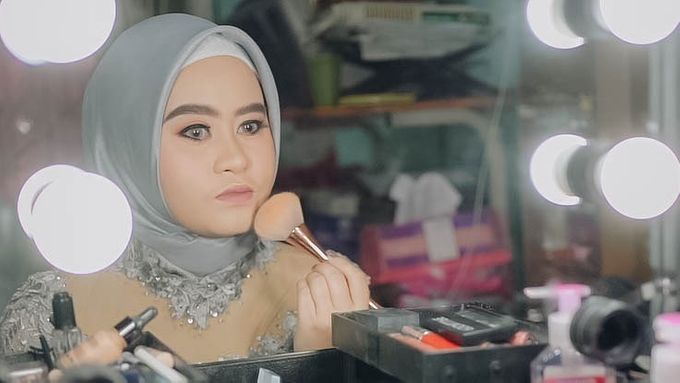 ENGAGEMENT MAKEUP by alfarabimuart - 001 ENGAGEMENT MAKEUP by alfarabimuart - 001
