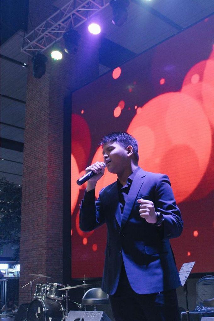 Singing Show , Chinese New Year by Robin Sanjaya Show - 005 Singing Show , Chinese New Year by Robin Sanjaya Show - 005